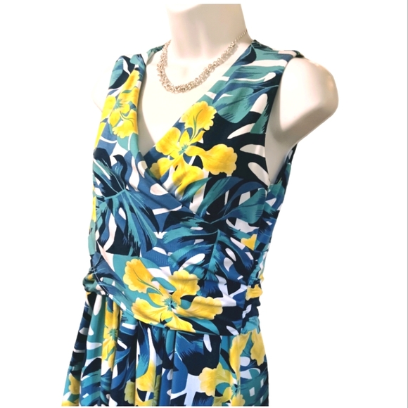 Land's End Tropical Criss-cross Dress, Size 6-8 petite. Excellent Pre-owned Cond - Picture 2 of 9